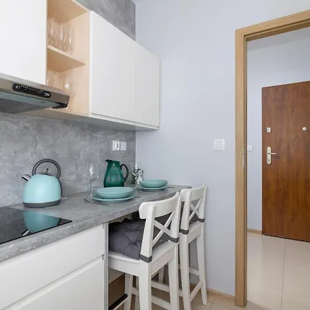 Osiedle Avia Harmonious Apartment With Balcony Cracow By Renters Prestige Apartmán